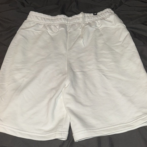 Brand new Puma shorts - Picture 5 of 5